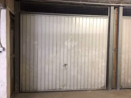 location garage 12 m² à marseille 3 (13003)