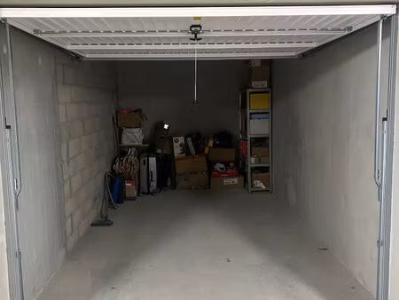 parking / box aix les bains 13.80 m2