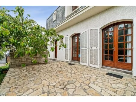 grande maison à issy les mx- limite vanves