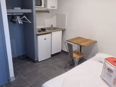 chambre hotel au mois porte de clichy