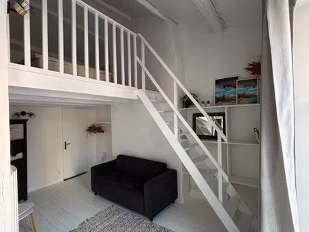 location studio meublé l'année