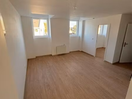 t2 neuf 38m2 avec 2 places de parking- hyper centre de plouay