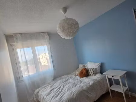 tram 17 en face de l'immeuble