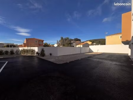 parking/box frontignan