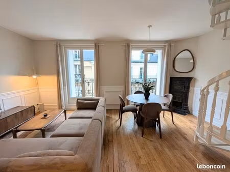 superbe duplex rénové avec balcon – paris 15e