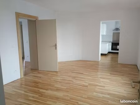 à louer – appartement 3 pièces de 93 m² à mothern