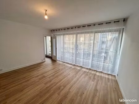 à louer f1 bis + parking blanqui/mirabeau