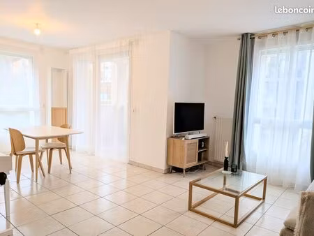 location t3 + rachat cuisine