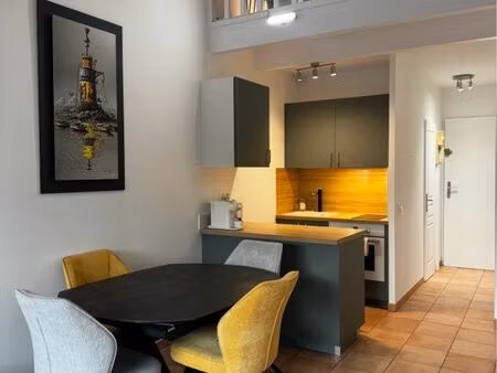 location sanary avec stationnement privatif