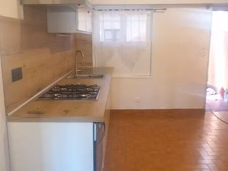 loue f2 centre ville aubenas