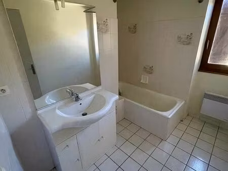 grand t4 lumineux avec garage et terrasse – cazals (lot)