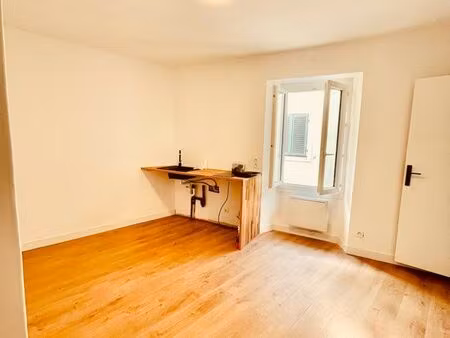 sans agence t2 disponible de suite refait à neuf