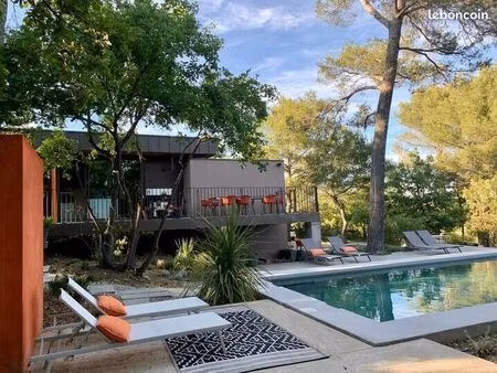 propriété 9 pièces 240 m²