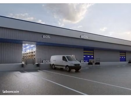 local logistique 7 592 m²