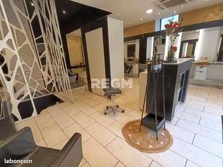 salon de coiffure 63 m² marseille