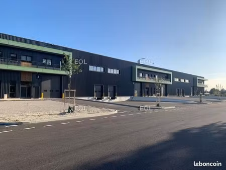 local d'activité 13 200 m²