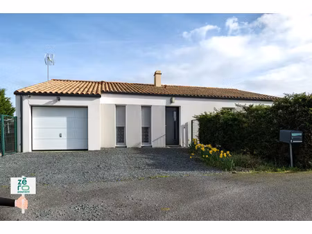 vente maison à chasnais (85400) : à vendre / 104m² chasnais