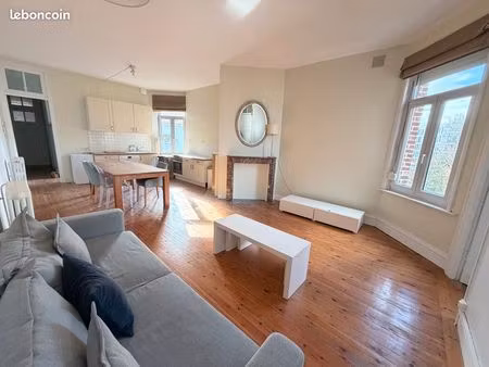 beau t2 meublé de 60m2 au charme de l’ancien secteur grand boulevard