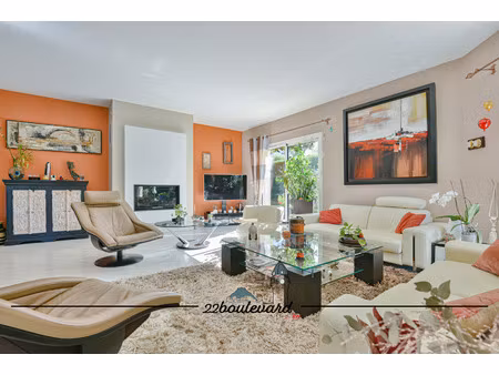 maison 8 pièces - 250 m²