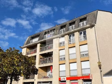 grand 2 pièces de 77 m² en centre ville de mayenne