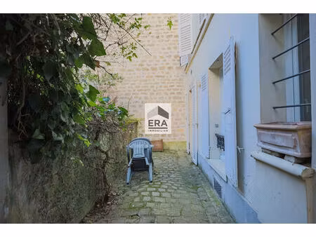 grand studio de 28.31 m2 avec courette privative !