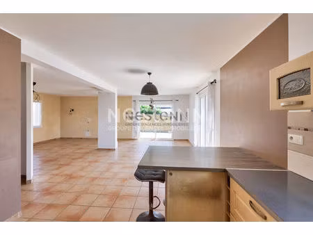 vente d'une maison vivable de plain pied 4 chambres avec double garage dans le bourg d'and