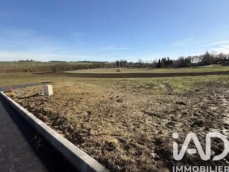 vente terrain à bâtir 688 m²