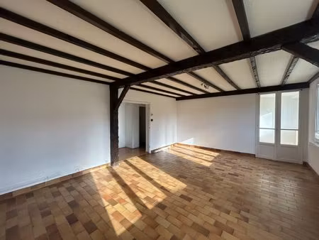 t4 en rez-de-chaussée avec garage et cave