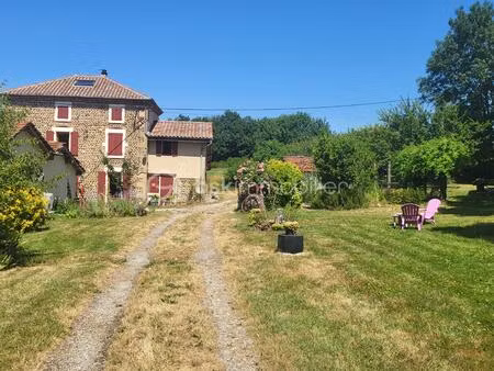 corps de ferme de 197 m² à hauterives