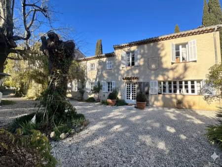 bastide d'exception de 350m2 avec jardin et piscine sur 8550