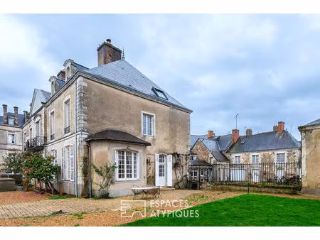 demeure de prestige avec potentiel en centre-ville