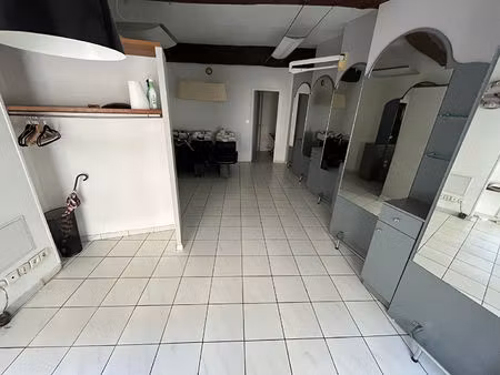 location local commercial  31.25m²  meaux