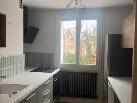 t3 - 55m2 refait à neuf - cuisine équipée - 2 chambres - rangements