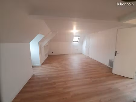 grandcamp-maisy (14450) – appartement t3 à louer – dernier étage avec parking