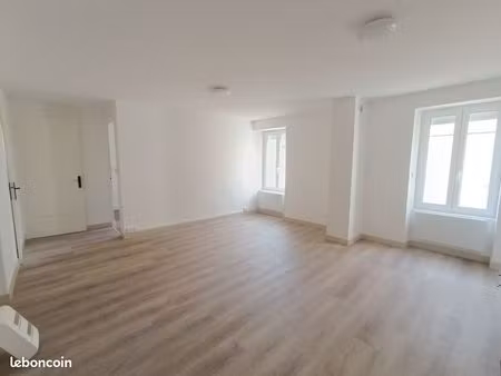 t2 rénové centre la cote st andré