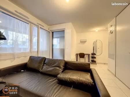 studio 1 pièce 25 m²