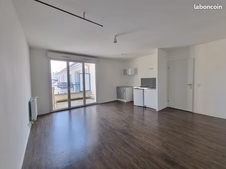 studio 1 pièce 33 m²