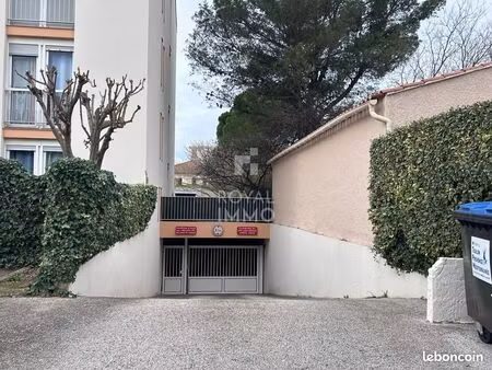 parking/box 14 m² la valette-du-var