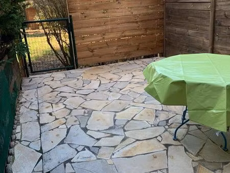 location studio cabine rez de jardin