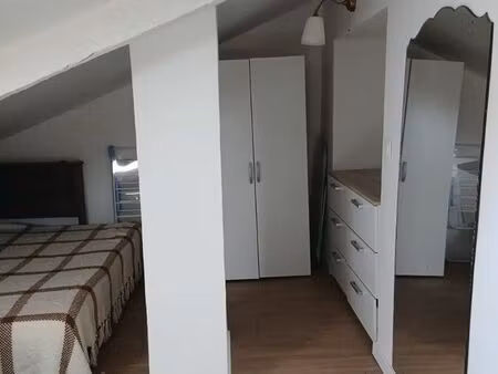 studio meublé et mansardé