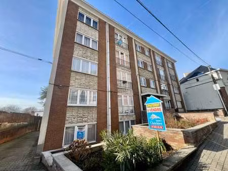 bel appartement 1 chambre de +-50m² en plein centre