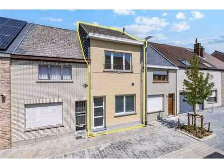 uitstekend gerenoveerde woning met 3 slks en tuin