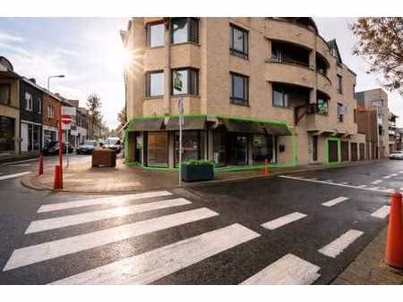 surface commerciale avec garage en plein centre-ville !