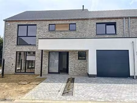 villa récente - 4ch dans un nouveau clos résidentiel