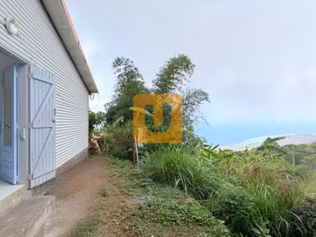 maison f3 a trois bassins au sein d'un secteur calme