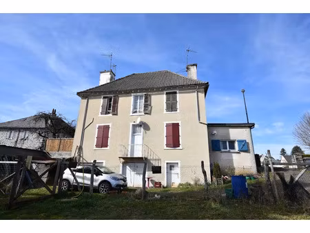 vente immeuble 150 m² à mauriac (15200)  60 000 €