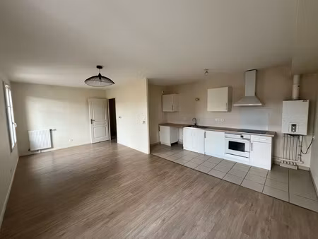 appartement t2 avec balcon et parking