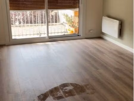 t3 rénové - hyper centre - balcons + parking couvert