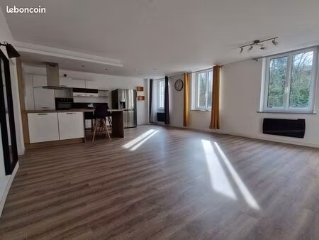 t3 terrasse et parking