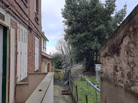 studio atypique près de toute commodité